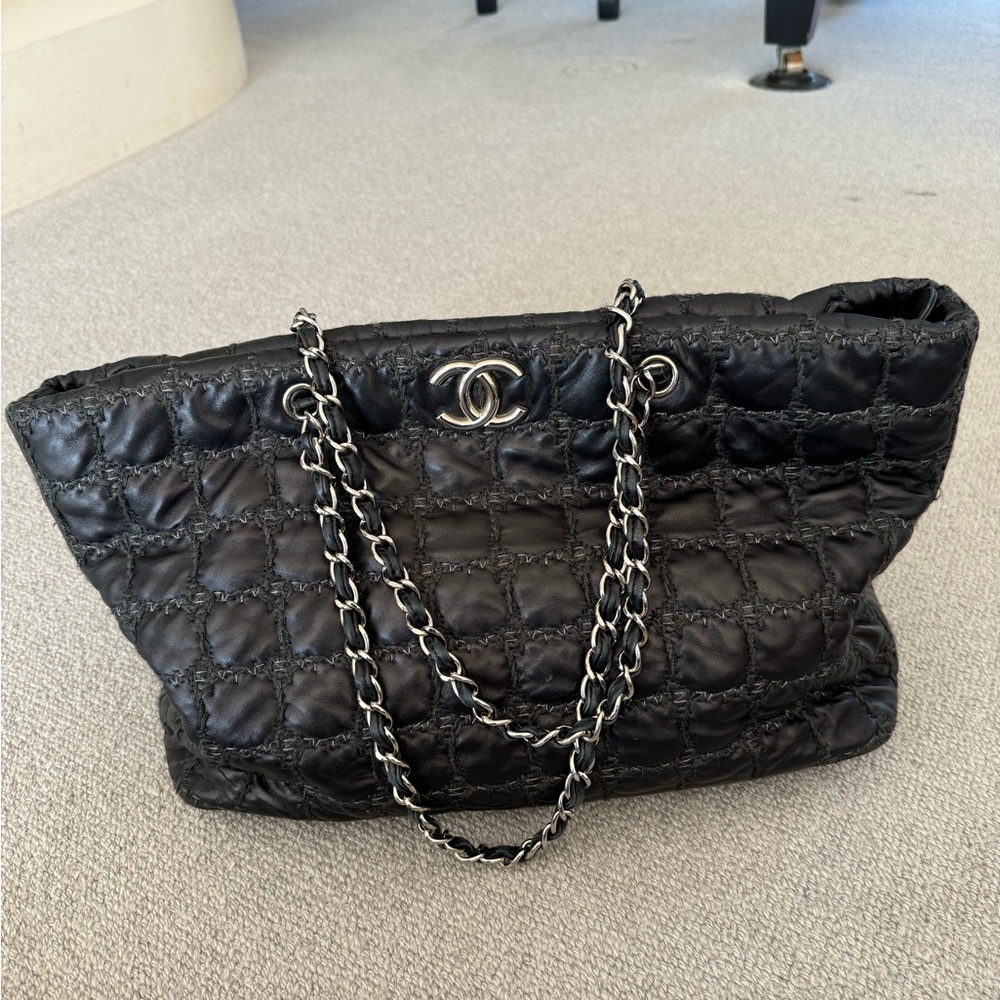 CHANEL
GST Tweed Double Stitch Lambskin Leather Tote Bag Black